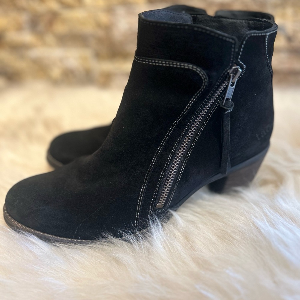Taos Dillie suede black waterproof bootie Size 41/10 10.5